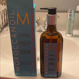 Brand new 6.8 fluid ounce Moroccan oil